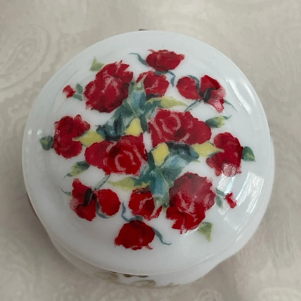 Vintage Ben Bridge Red Roses Porcelain Ring Holder/Trinket Box